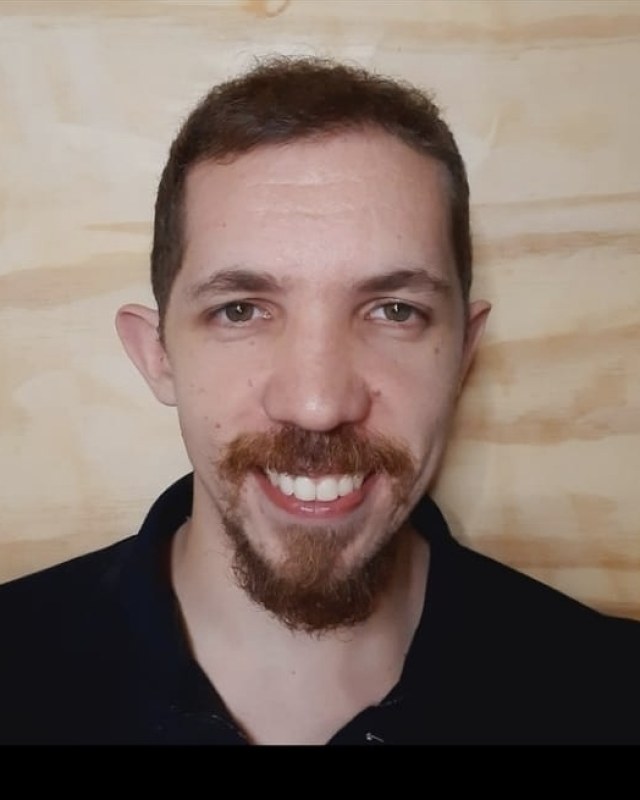 Professor(a) Lucas